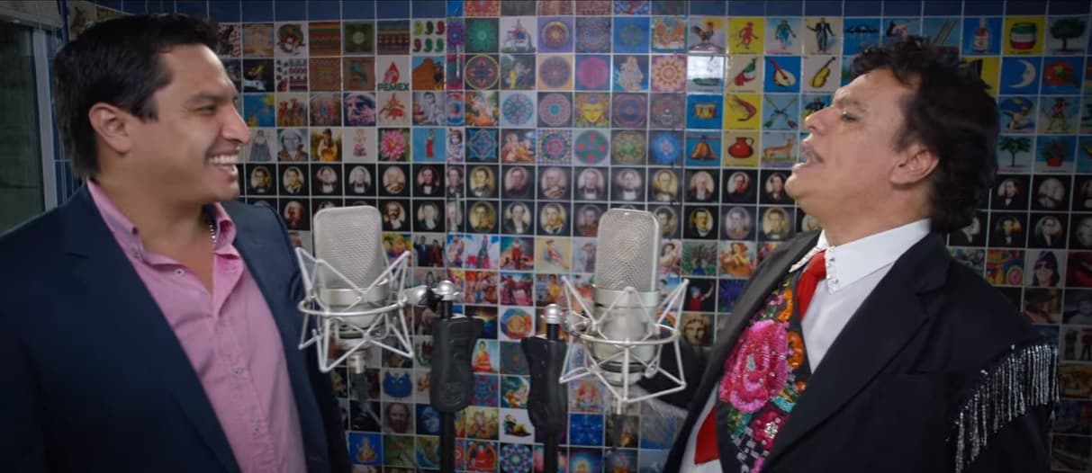 En ese disco, JuanGa tiene una gran cantidad de colaboraciones entre las que se destaca el tema 'La frontera' que grabó junto a Julión Álvarez y J Balvin.