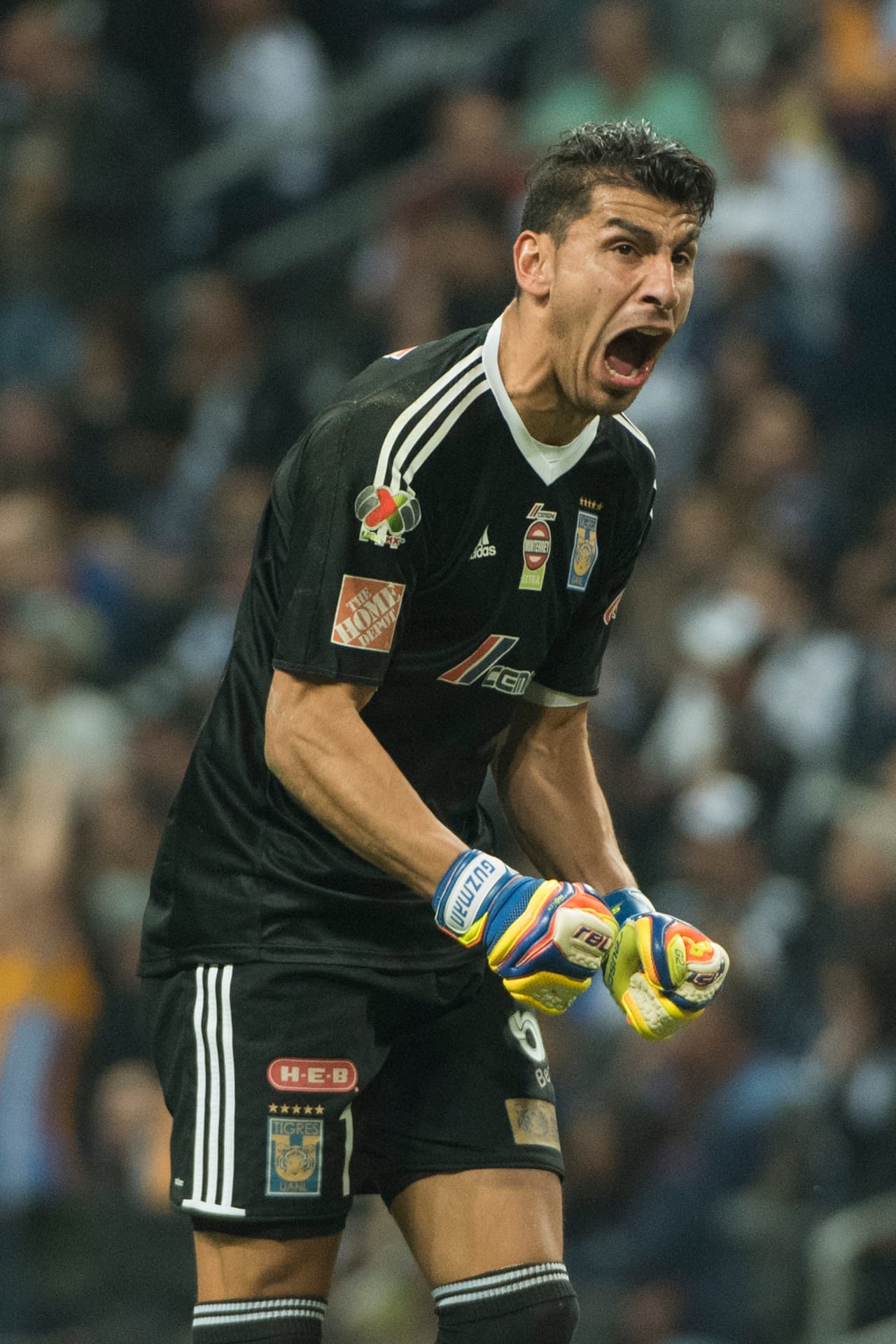 La emoción de Nahuel Guzmán es indescriptible. El arquero argentino ha sido pieza fundamental en los éxitos recientes de los Tigres.