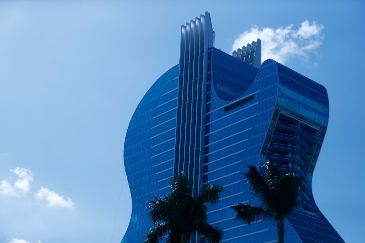 La edificación de 450 pies de altura (137 metros) es propiedad de la etnia seminol y fue inaugurado el pasado jueves 24 de octubre.
<br>