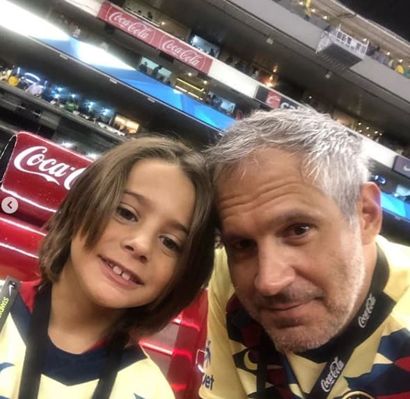 Su hijo Lucca nació el 1 de noviembre de 2010. En México, esa fecha es muy especial, ya que es la víspera del tradicional
<b><a href="https://www.univision.com/local/houston-kxln/el-altar-de-dia-de-muertos-una-tradicion-mexicana-para-recordar-a-las-personas-fallecidas-video" target="_blank">Día de Muertos.</a> </b>