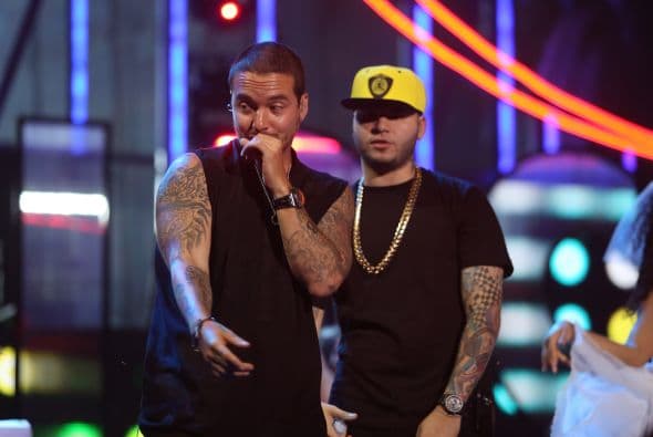 Y así estaban cante y cante este par de bombones.