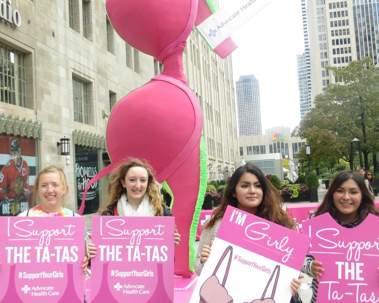 Octubre es el mes de la concientización del cáncer de mama y el Advocate Health Care lanzó una campaña muy especial este año.