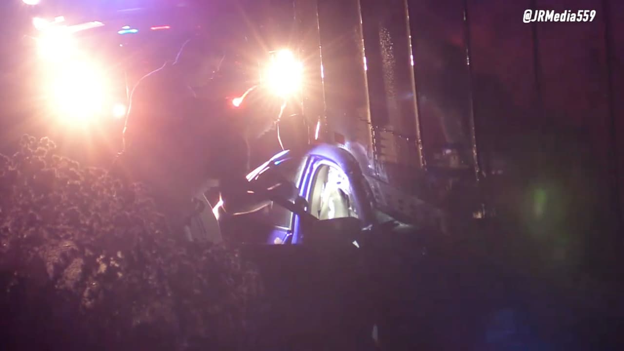 Por el momento, se desconocen las causas del accidente, y tampoco han connfirmado si el alcohol, el cansancio o las drogas tuviero que ver con el choque.
<br>