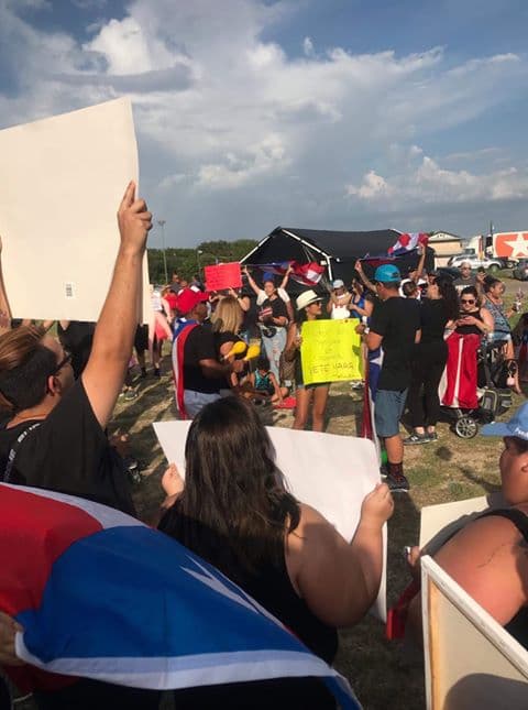 “Desde la distancia le brindamos nuestro apoyo. Tuvimos que salir de nuestra Isla por el mismo gobierno. No hay trabajo y educación para nuestros hijos, pero la Isla, la gente y nuestras familias, siempre están en nuestro corazones”, dijo Garcia.