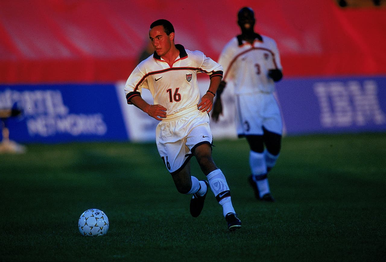 Con Estados Unidos, hizo parte del equipo que fue semifinalista de los Juegos Olímpicos de Sídney en 2000, cuando su equipo ocupó el cuarto lugar.