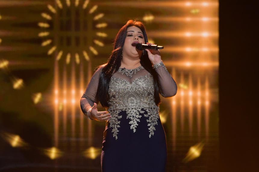 En la semifinal de La Reina de la Canción, Sandra interpretó el tema clásico 'El Triste', con el que nuevamente pudo a todos de pie.