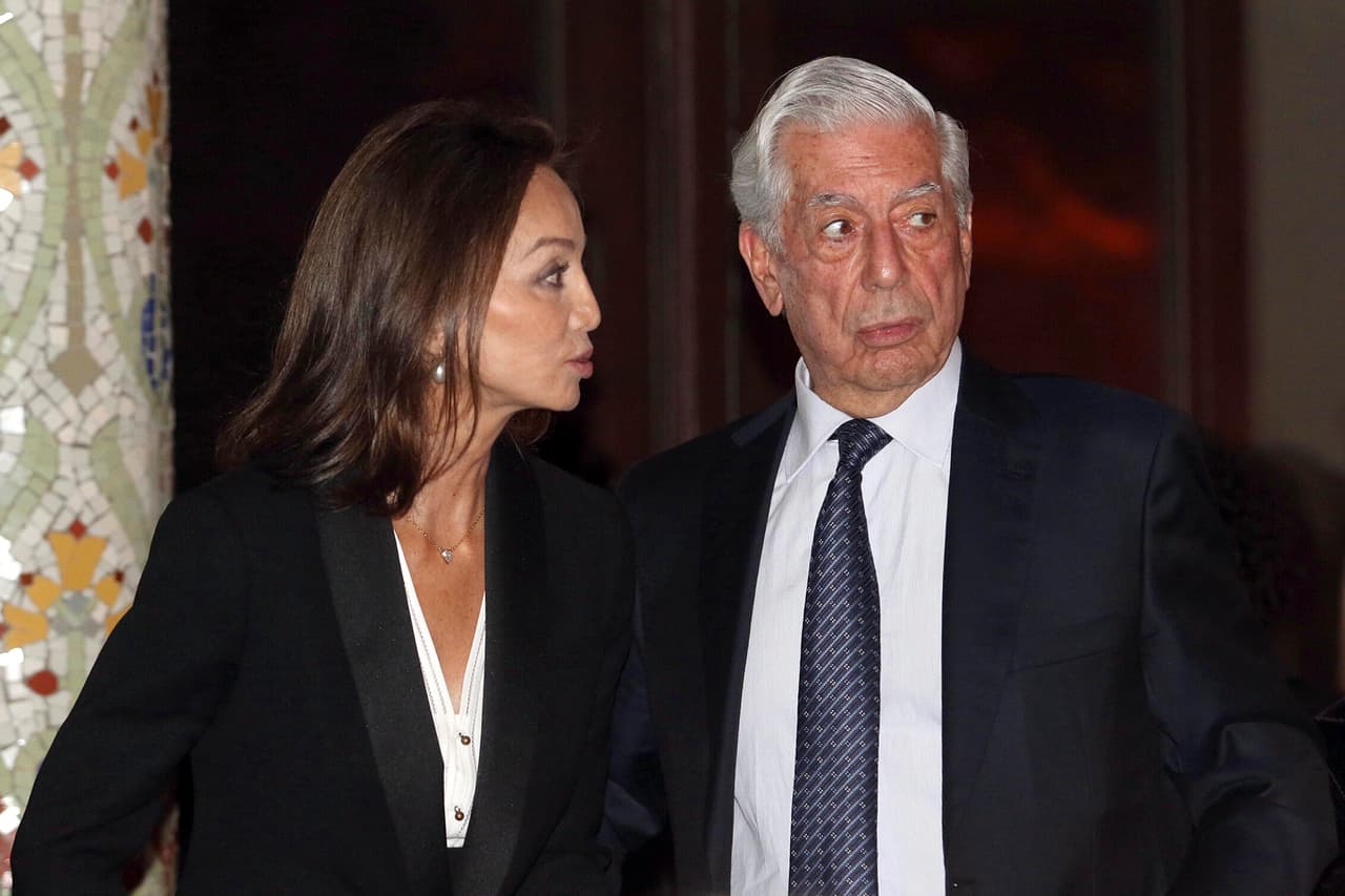 ¿Qué le habrá dicho Isabel al escritor para que pusiera esa carita?