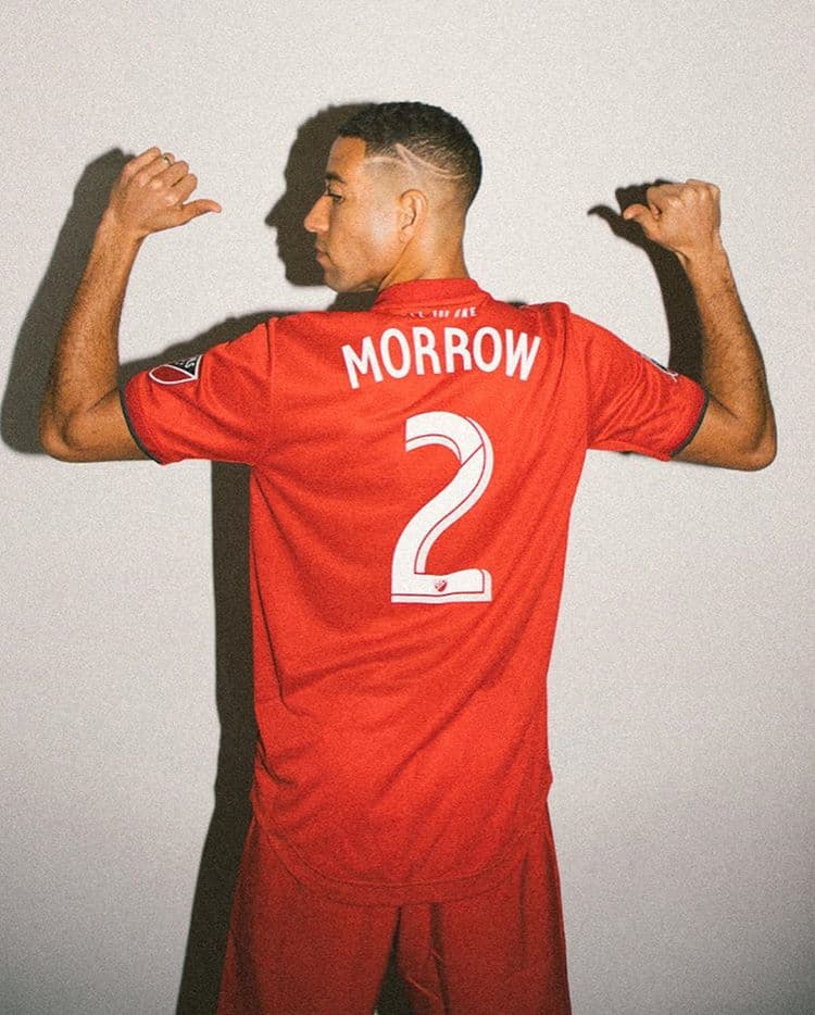 Desaparecieron todas las marcas en color gris o negro en la camisa del club canadiense. (Toronto FC)