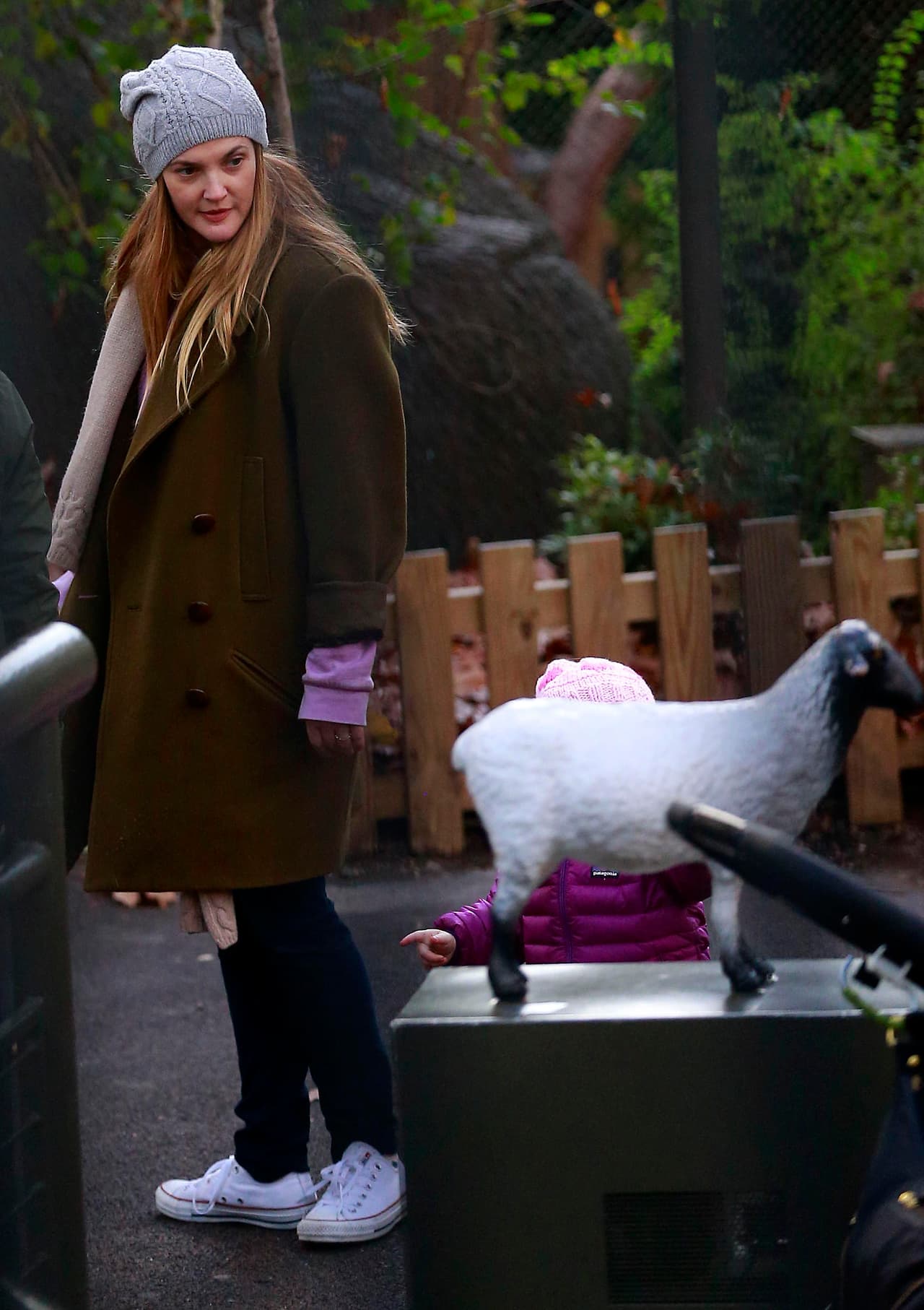 Muy atenta de sus hijos.