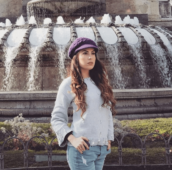 Desde hace varios años vive en Tampa Bay y antes de entrar al concurso estudiaba una maestría en Contabilidad. "Solo tenía un canal de YouTube donde a veces subía uno que otro video", dijo en noviembre de 2018 al programa La familia cubana.