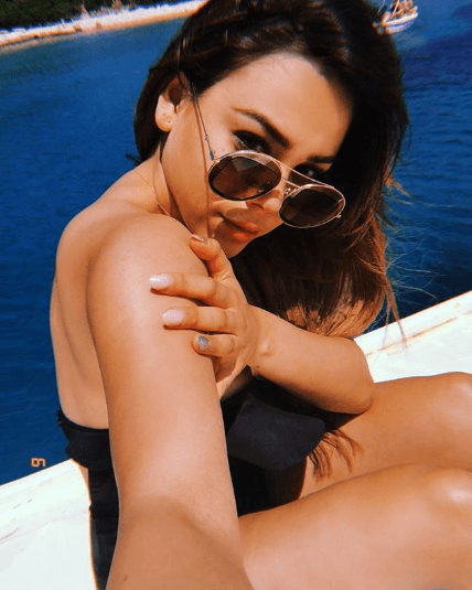 De acuerdo con el periódico Milenio, la dinámica de eliminar todas las imágenes de Instagram también ha sido aplicada por personalidades como Blake Lively y Paul McCartney, para dar a conocer sus nuevos proyectos.