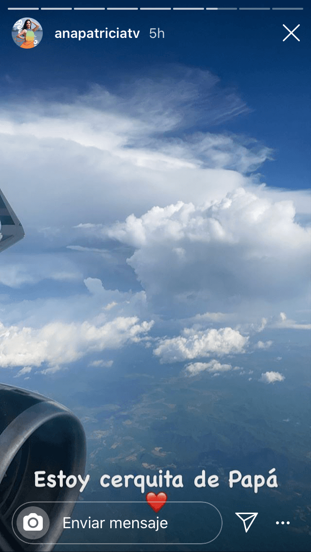 "A pesar de que pude compartir tiempo con mi papá antes de su muerte, 
<b><a href="https://www.univision.com/famosos/viajar-a-mexico-ya-no-es-igual-ana-patricia-documento-los-cambios-tras-hacer-escala-en-2-aeropuertos-video" target="_blank">no lo pude acompañar</a></b> el día de su partida. Me despedí de él por Facetime y así estuve presente en su misa y en su entierro. Hoy, por primera vez, visité su tumba y aunque siento un inmenso dolor siento su presencia en mi corazón", escribió. 
<br>