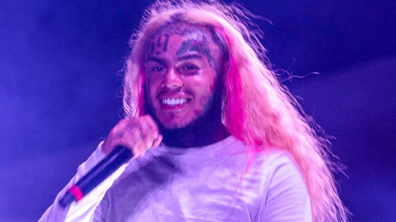Tekashi 6ix9ine estrena estatua en Cuba ¿Se parece al rapero?