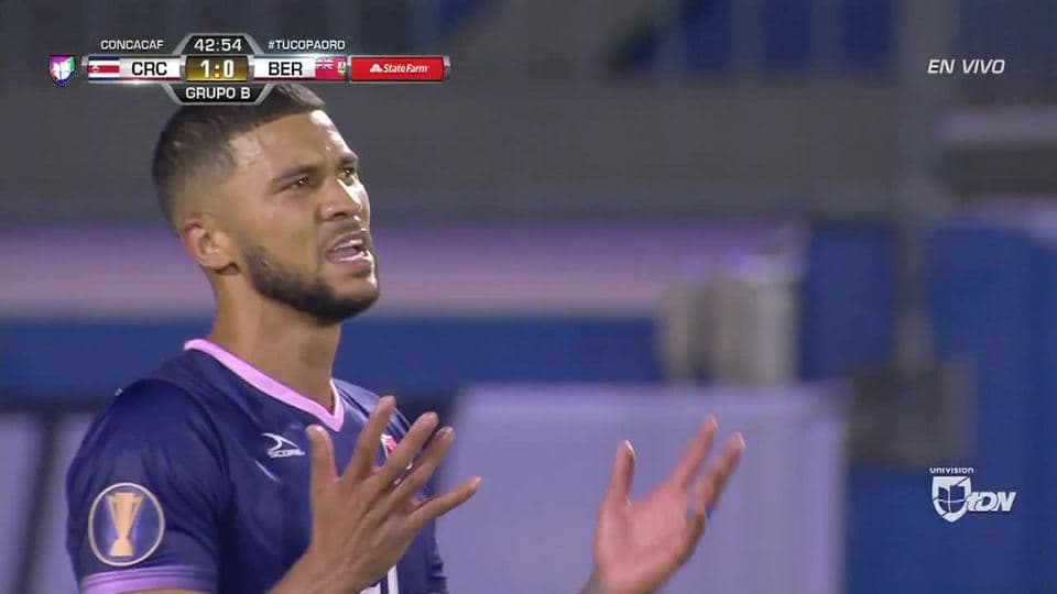 Tiro desviado de Nahki Wells