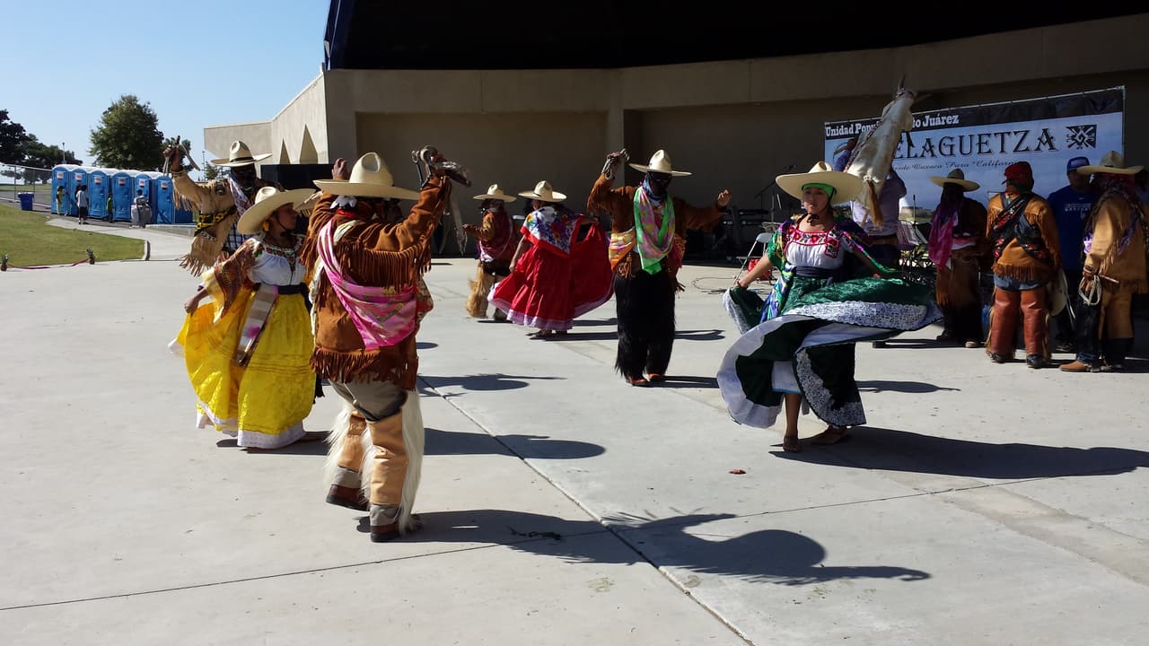 La
<a href="https://www.univision.com/local/fresno-kftv/congresista-del-valle-central-lanza-concurso-para-premiar-a-latinos-destacados-de-tu-comunidad">celebración</a> se llevará acabo este domingo 10 de octubre, en el 
<b>Parque de Lamont</b>, 8304 Segrue Road, Lamont, CA 93241. Horario de
<b> 10 am – 5 pm. </b>
<br>