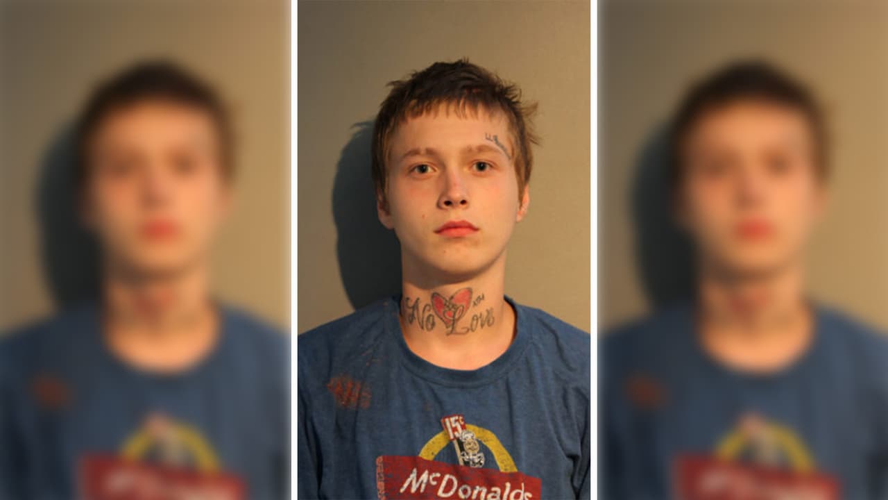 Lanny Cantway, de 19 años, habría descargado una pistola semiautomática contra la estación del Distrito 24.