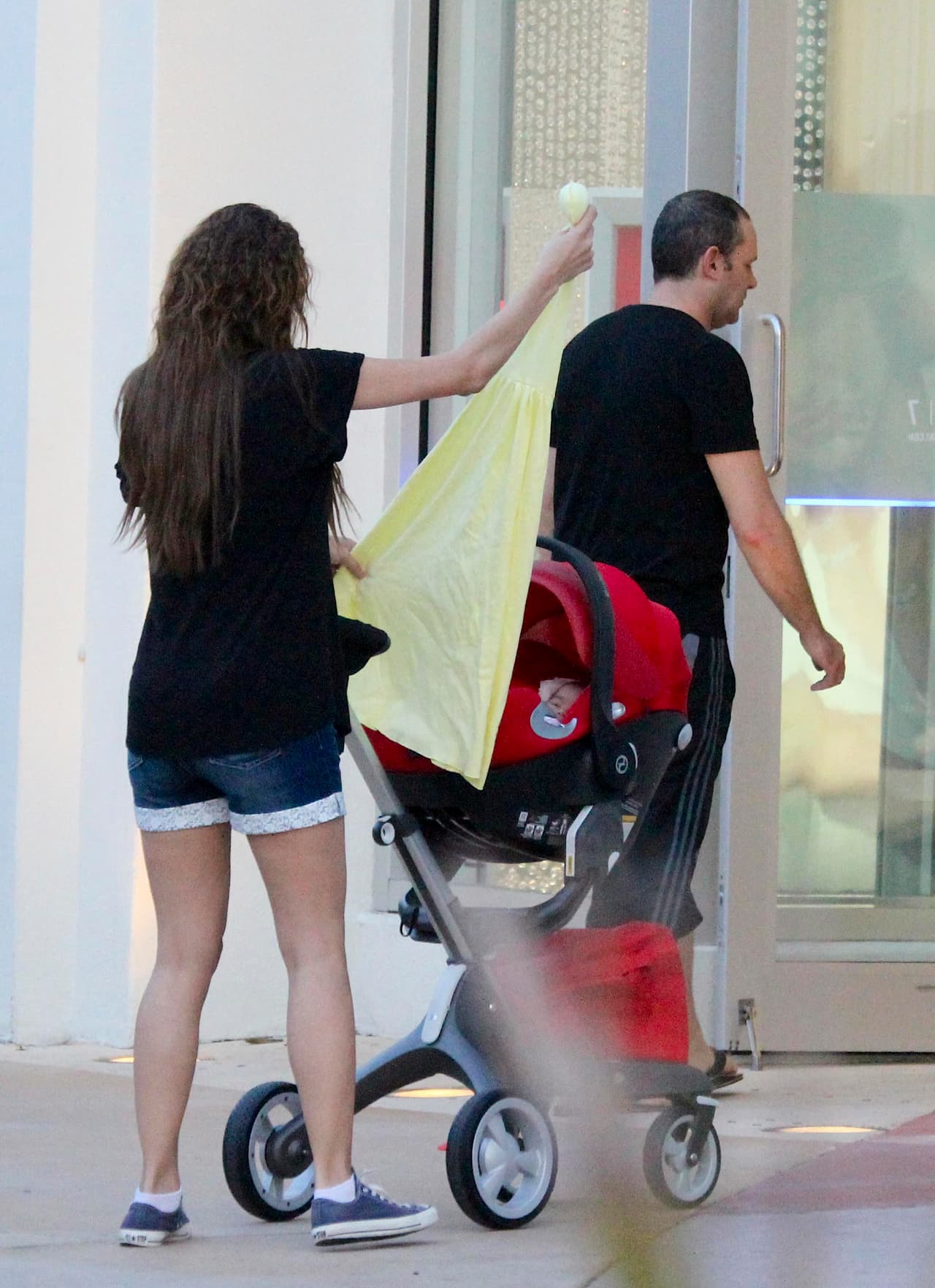 ¿Quién anda por ahi? Esos papitos se nos hacen conocidos.