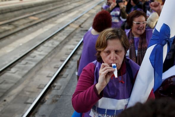 Posteriormente, tres delegadas de las asociaciones asturianas impulsoras de la iniciativa, entregaron en el Congreso de los Diputados un manifiesto con el título " Porque yo decido ".