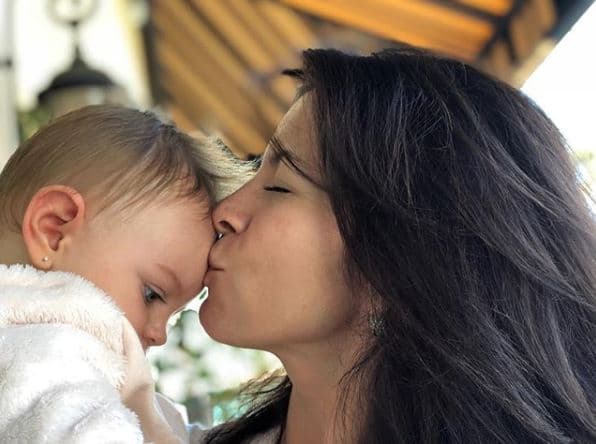 La exvocalista de Sentidos Opuestos publicó esta instantánea a la que agregó: "La dicha de ser abuela. La abuela de Kai.".