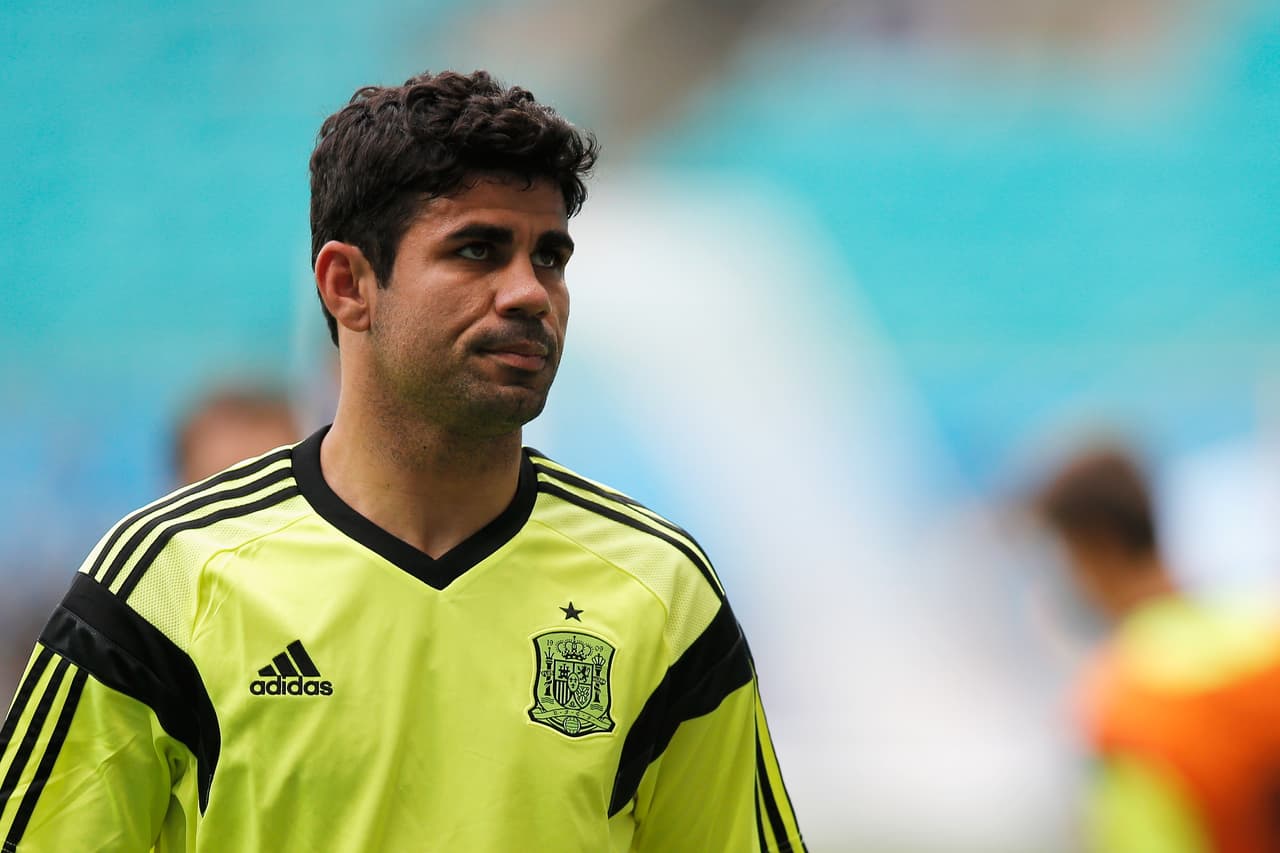 A partir de ese año cualquier jugador puede representar a otro país siempre y cuando no haya participado ya con una selección en partido oficial con anterioridad.