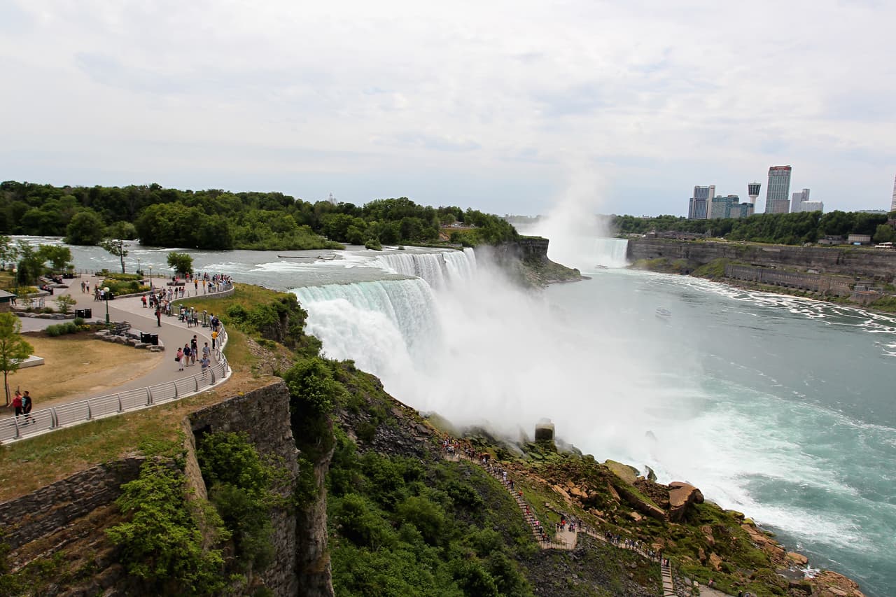 Dos latinos intentan entrar a los EEUU de forma ilegal por las Cataratas del Niágara, y terminan deteniéndolos