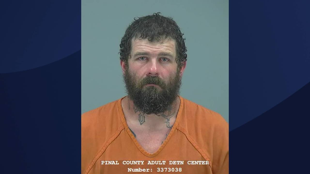 “Para aquellos que cometen delitos y creen que las repercusiones se pueden evitar, como su alguacil, 
<b>sepan que no renunciaremos hasta llevarlos ante la justicia</b>”, dijo el alguacil Mark Lamb en una publicación de Facebook.