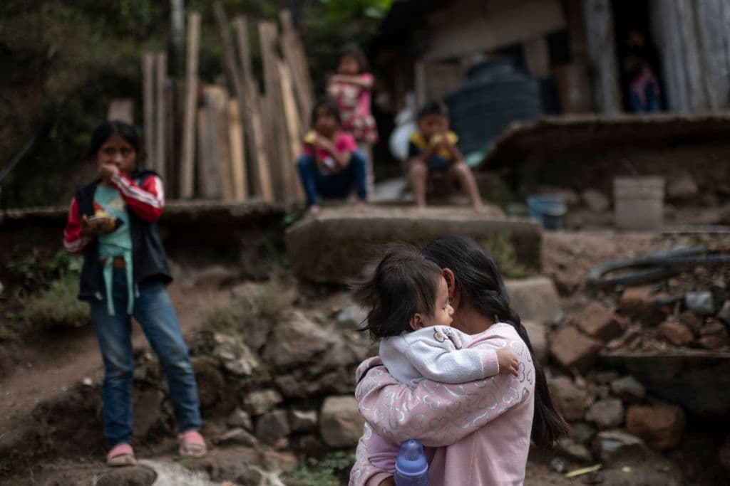 En la comunidad Juquila Yuvinani del municipio Metlatónoc, entre los más pobres de México, algunas familias luchan por eliminar la práctica de casar a las niñas por dinero, exponiéndolas a todo tipo de abusos y vulnerabilidades.