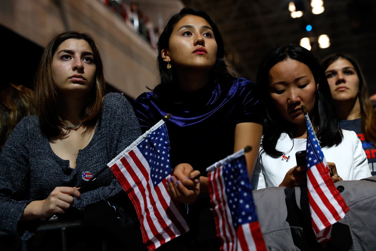 Los rostros angustiados de los asistentes al la celebración demócrata en Nueva York.