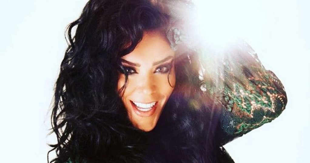 La actriz se sometió a una intervención quirúrgica en el rostro que consiste en inyectarse su misma sangre.