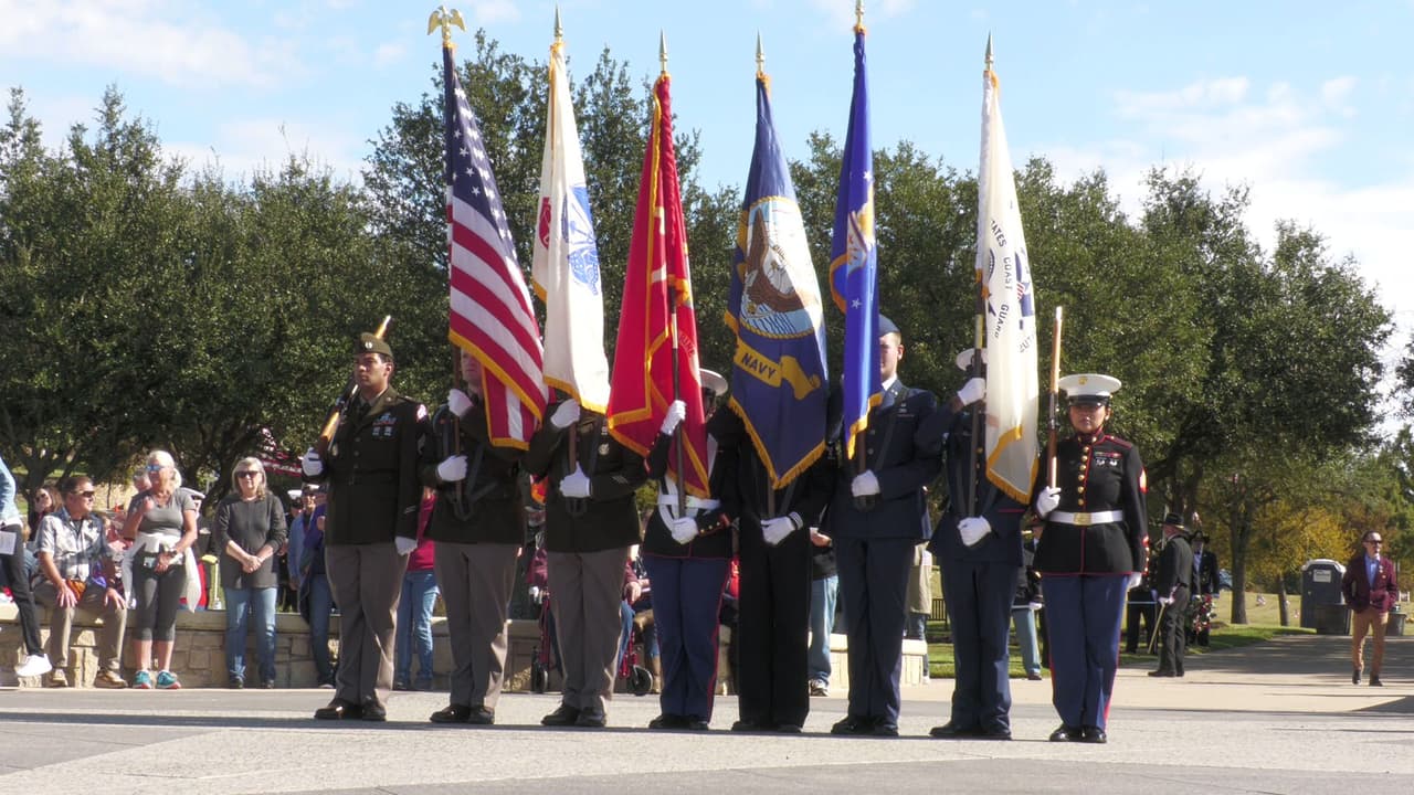 Varios desfiles se llevaron a cabo en todo el país para honrar a los veteranos. 
<br>