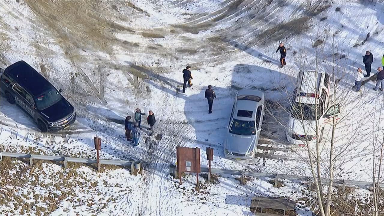 Rescatan a un hombre de lago congelado.