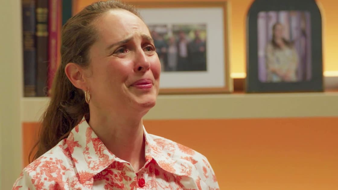 Nuria se sacrifica por el bien de sus hijas | Mi Verdad Oculta | Capítulo 42