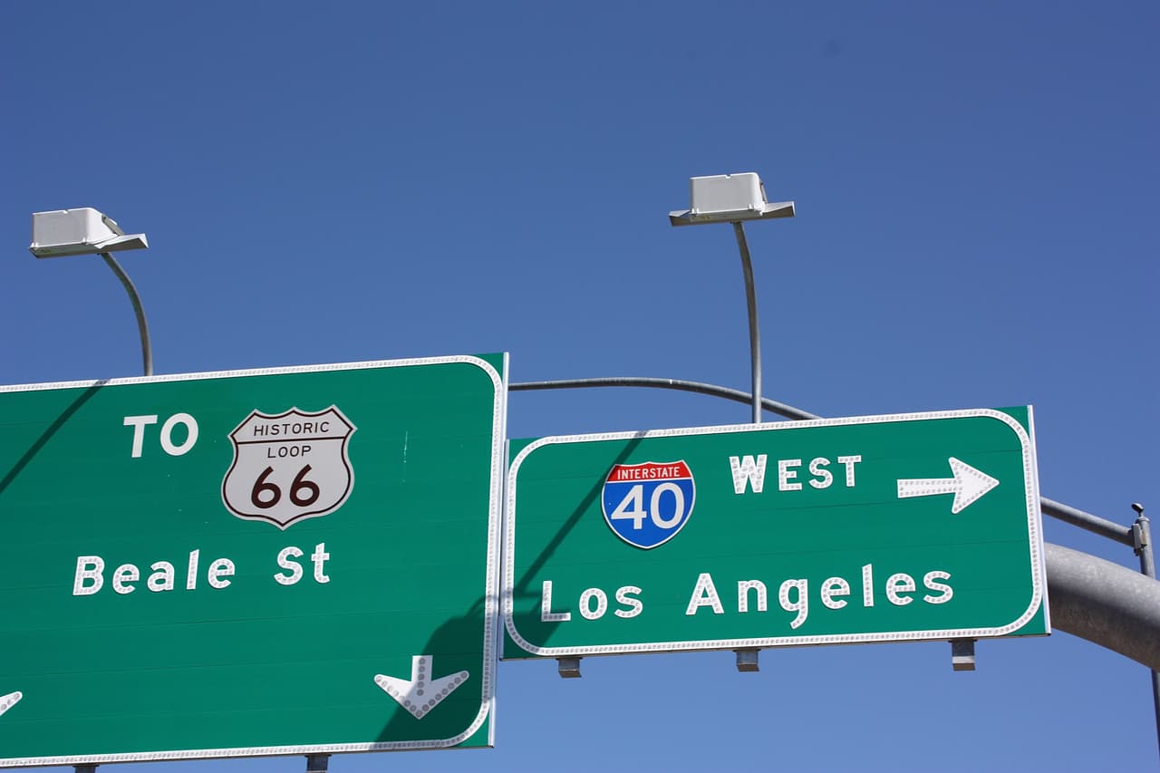 <b>Puesto 15. Interestatal 40 (I-40).</b> 
<b>31.3</b> 
<b>muertes por cada 100 millas. </b>Sus 1,434 millas recorren Arizona, Nuevo México, Texas, Oklahoma, Arkansas, Tennessee y Carolina del Norte. Tuvo 801 accidentes fatales entre 2011 y 2015.