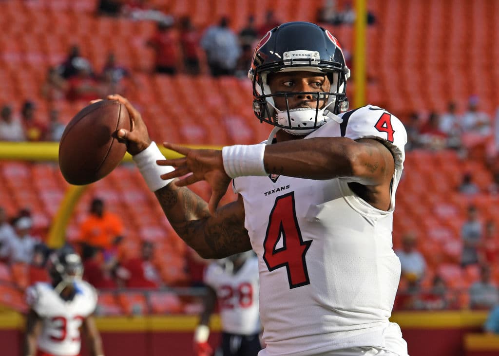25) 
<b>Deshaun Watson, Houston Texans</b>. En 2017 dio visos de talento y potencial, los cuales se acabaron con una lesión que puso fin a su temporada. Puede ser un éxito o un fracaso lo que pase con Watson.