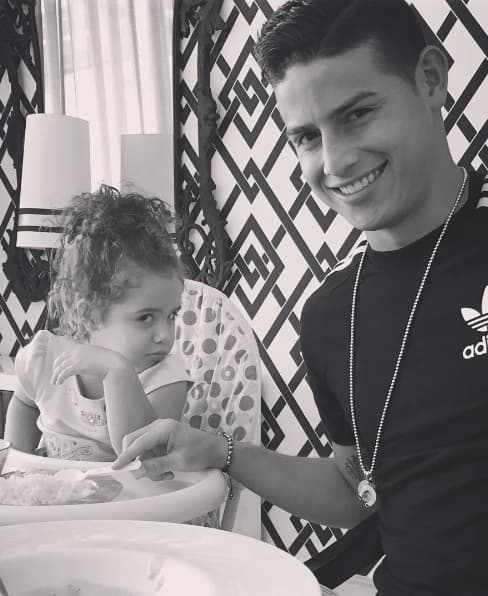 Les encanta estar juntos, divertirse y tomarse selfies. ¡Son un amor!