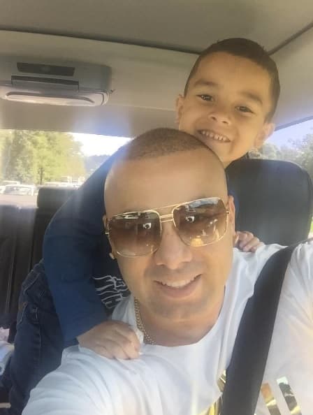 Dyalan es el segundo hijo de Wisin, que disfruta pasar mucho tiempo con su adorable familia.