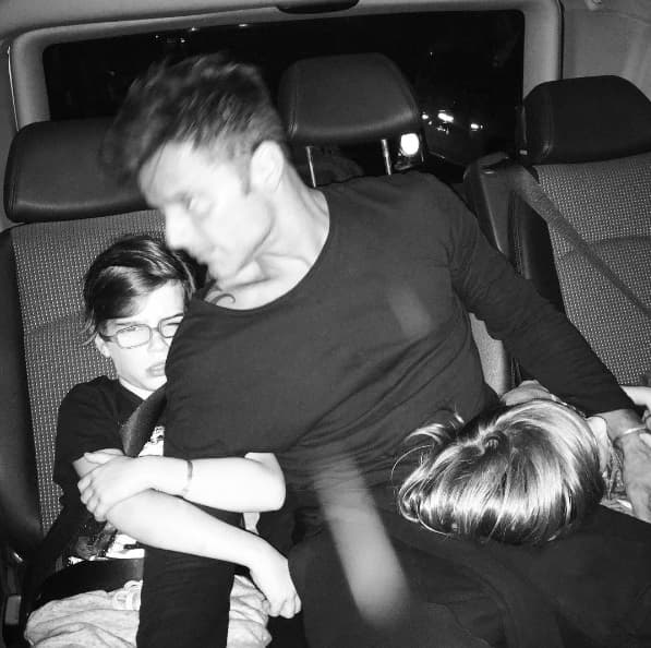 Ricky Martin es uno de los papis nominados más amorosos del espectáculo, si no, tan sólo mira las fotos con sus pequeños hijos Valentino y Matteo.