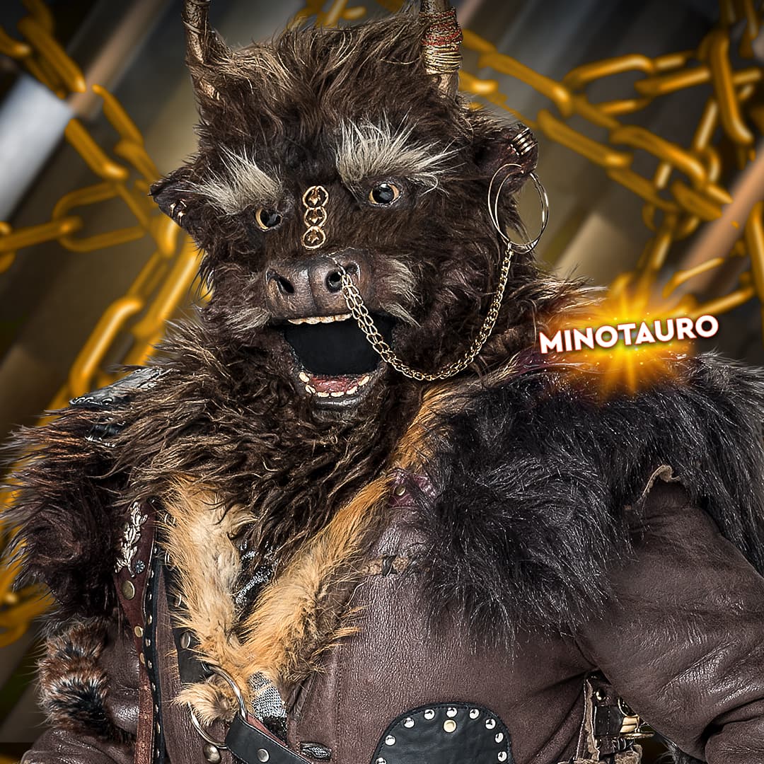 Minotauro es muy social y divertido, pero en ocasiones se siente vulnerable y se aleja de todos.