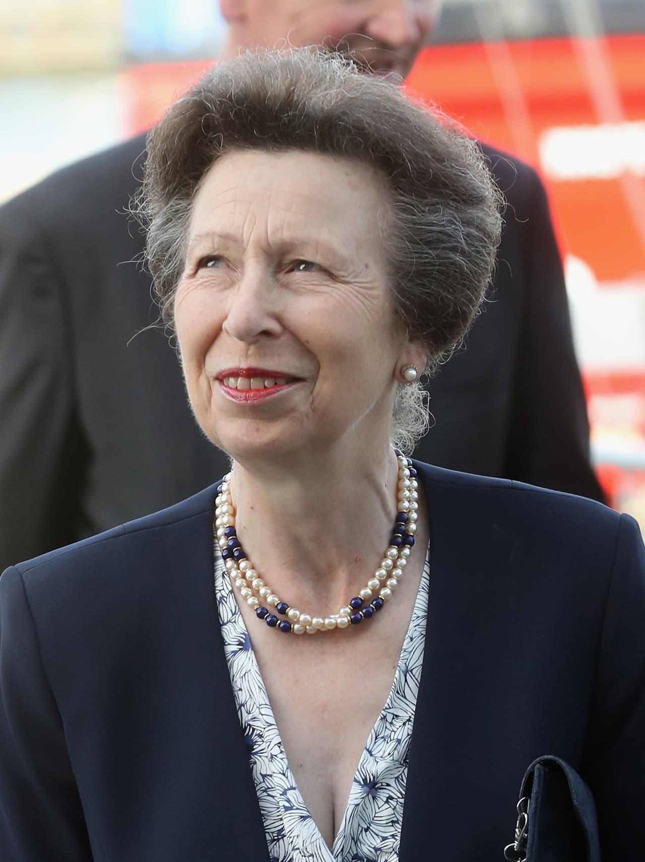 La princesa Ana, de 69 años, se convertirá en capitana general de los Royal Marines, informó el 
<b><a href="https://www.thetimes.co.uk/article/anne-takes-harrys-marines-role-fqcbpmw0j" target="_blank">Sunday Times</a></b>. Asumirá este papel una vez que el príncipe Harry renuncie a sus comandos militares en la primavera.