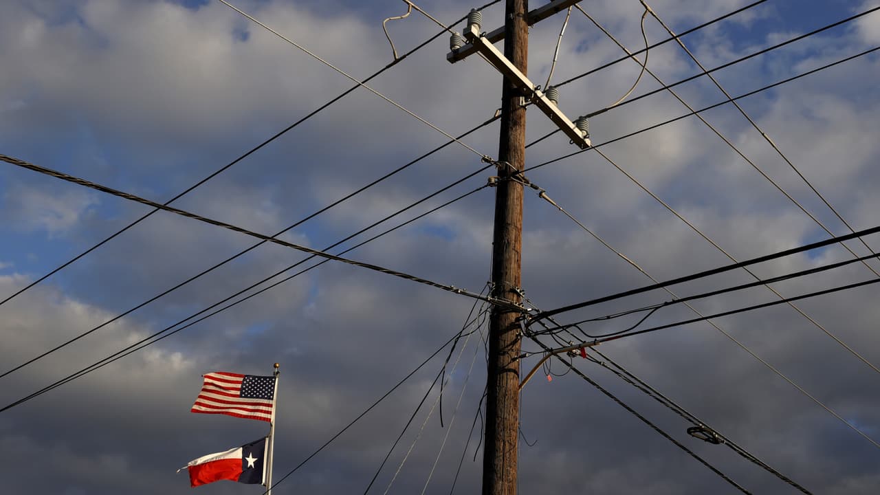 El vicegobernador de Texas pide a ERCOT corrija el error en el precio de la electricidad durante la tormenta invernal