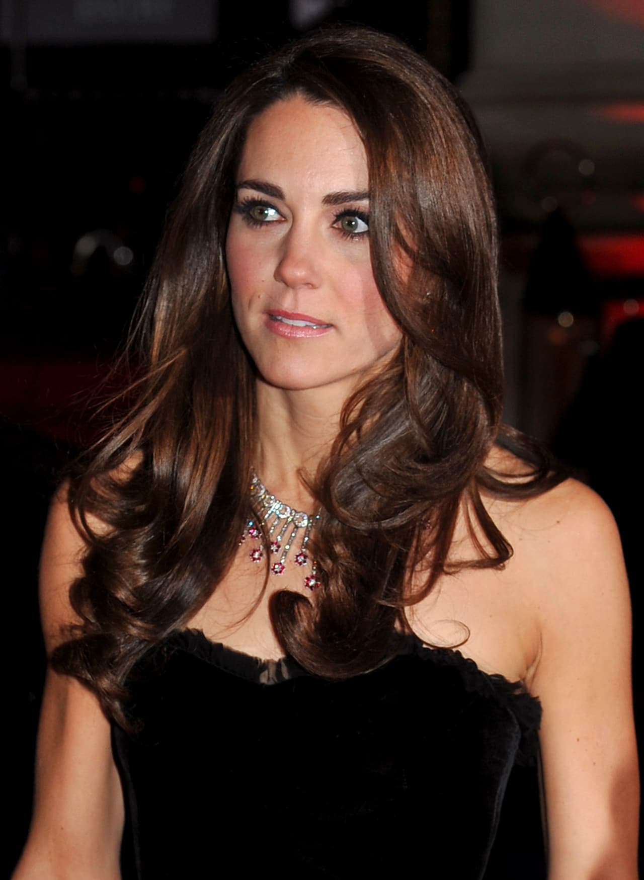 Lo utilizó en 2011, durante los Sun Military Awards "A Night of Heros", que honraron a los miembros de las fuerzas armadas británicas en Londres el 19 de diciembre, llevaba ocho meses de haberse casado con el príncipe William.