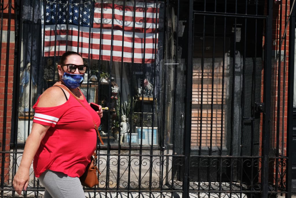 Para mayor información puede visitar el sitio de internet
<a href="https://edd.ca.gov/">https://edd.ca.gov/</a>o llamar al 1-800-300-5616.