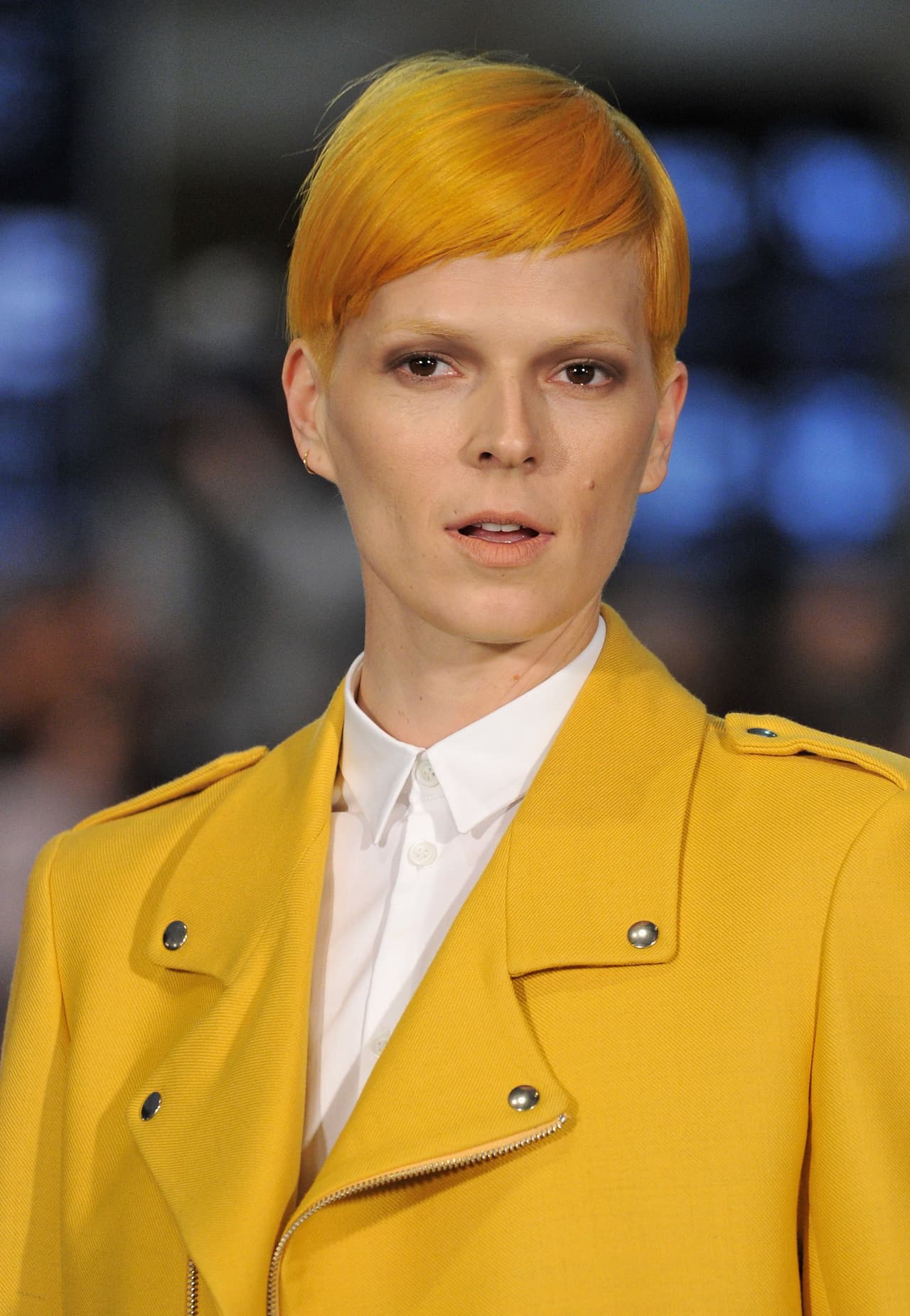 Hasta en el pelo, Bimba Bosé eligió el amarillo para la gala de los premios Goya, en el 2010, en el Palacio de Congresos en Madrid.