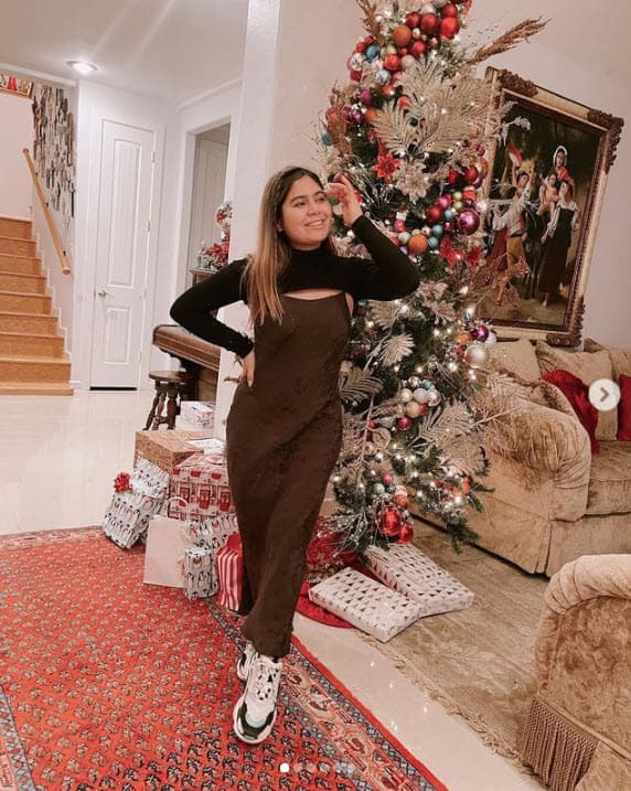 Además, explicó que la jovencita tiene conocimiento de las propiedades que le fueron heredadas en vida.
<br>