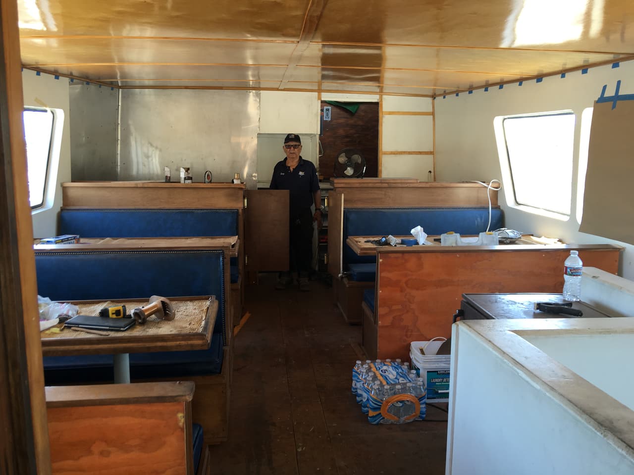 El comedor tiene espacio para poco más de 20 personas.