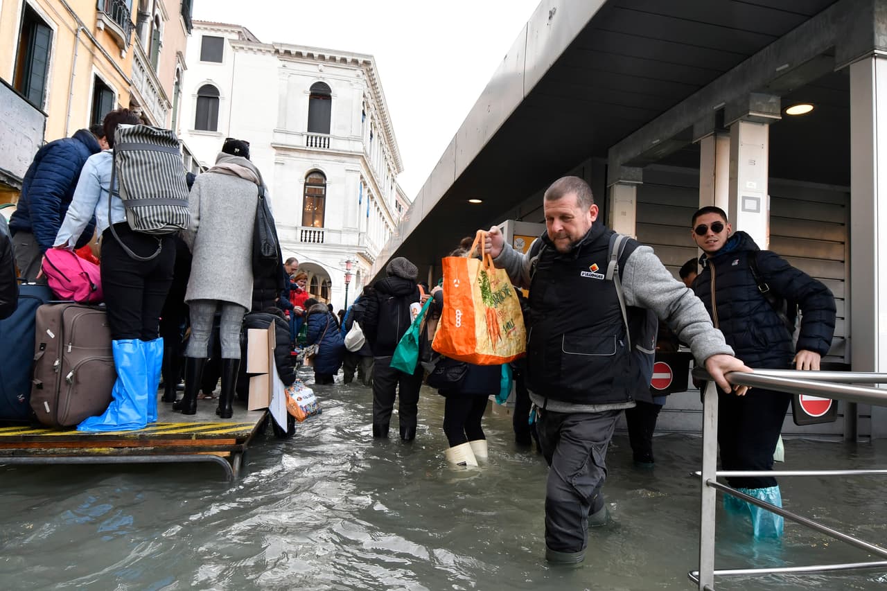 Turistas de Estados Unidos, Reino Unido y Francia representan el 15%, 8% y 7% respectivamente de las llegadas, lo que significa que uno de cada 3 viajeros proviene de esos países. 
<br>