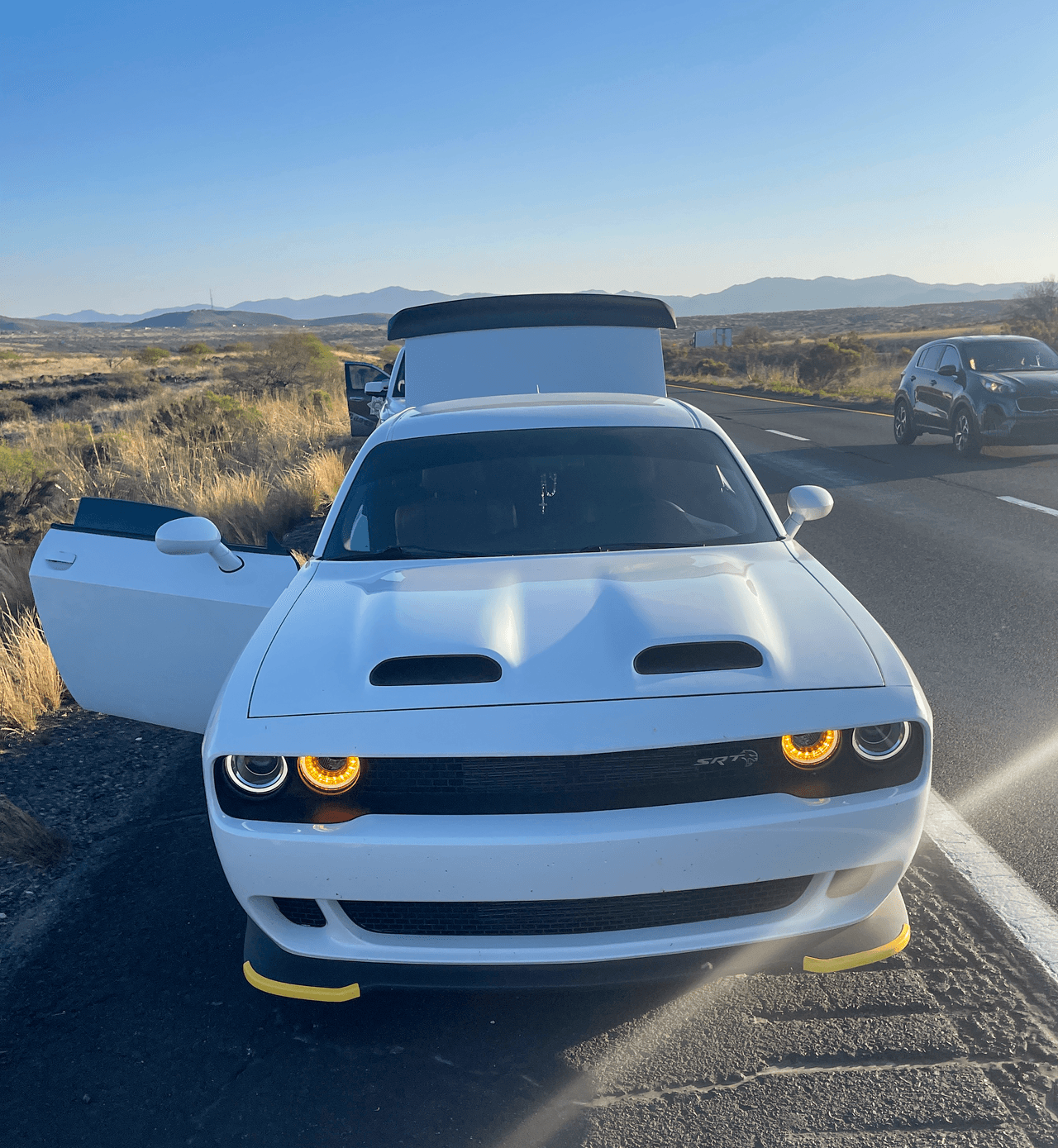 El vehículo en que se trasladaban los detenidos.