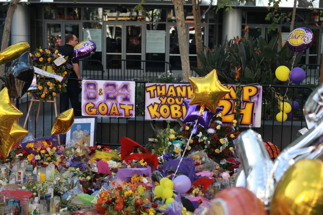 También hay espacio para el arte y muestras de agradecimiento eterno por toda la magia y enseñanzas que dejó 
<b>Kobe</b> con su legado.