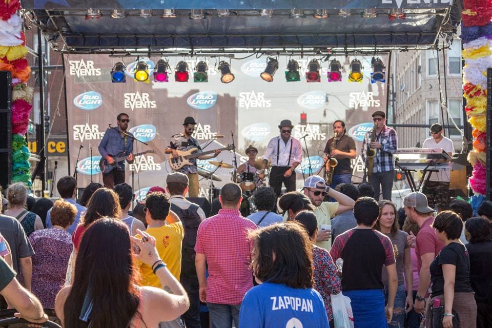 30 bandas se encargarán de animar el evento. Entre ellas están “Los Cojolites”, una banda de son jarocho, dos veces nominados a los Grammy Award por mejor álbum de música regional mexicana.