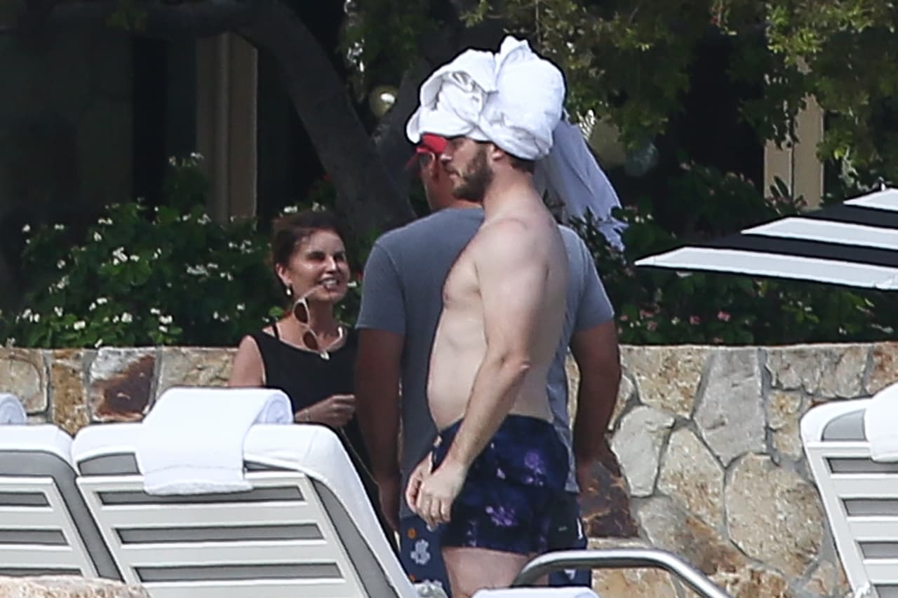 Chris Pratt recibió el año nuevo en compañía de la familia de su novia, en Cabo San Lucas, México.